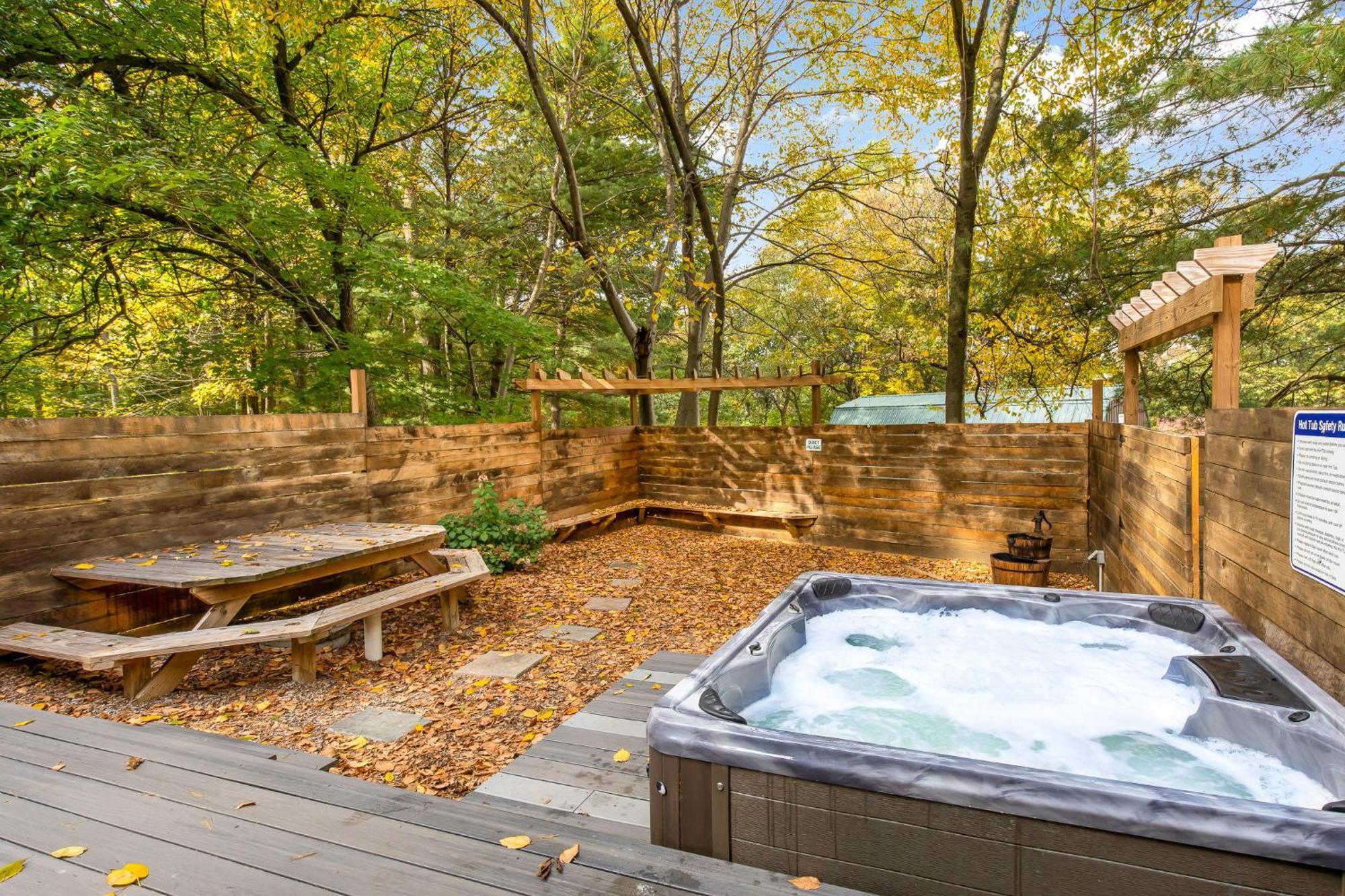 Ferienwohnung 5 Bd W Hottub - Mins To Hunting Hiking & Fishing New Providence Exterior foto